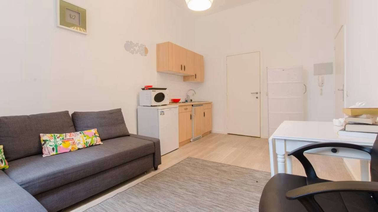 Studio meublé rénové – Bruxelles centre - Image 4